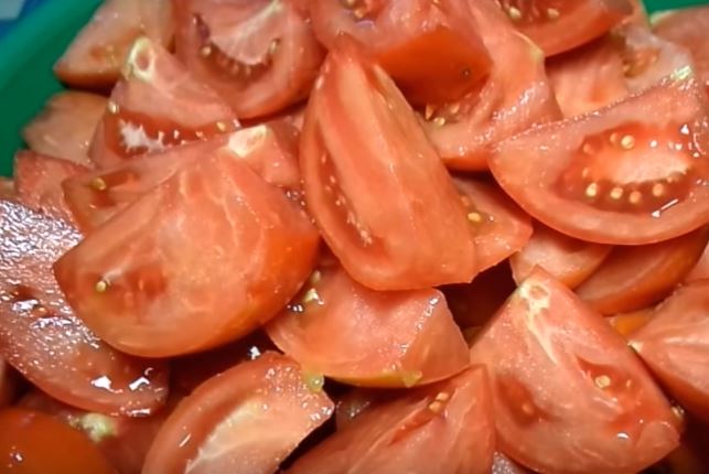 b2efab4a0f4c3ac9c14d5d3e57e06de7 Томатний сік у домашніх умовах — як приготувати дуже смачний сік з помідорів на зиму