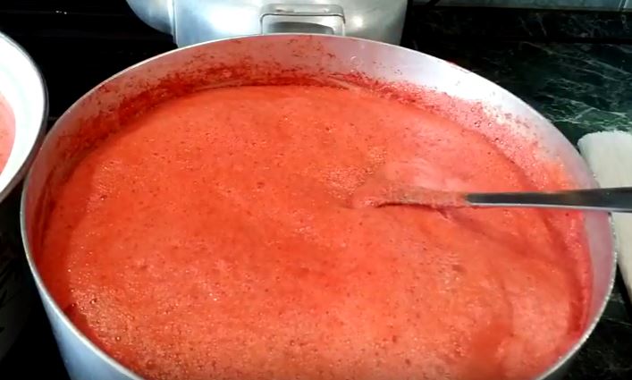 b971971a1225b6edbbff0bd02de42974 Томатний сік у домашніх умовах — як приготувати дуже смачний сік з помідорів на зиму