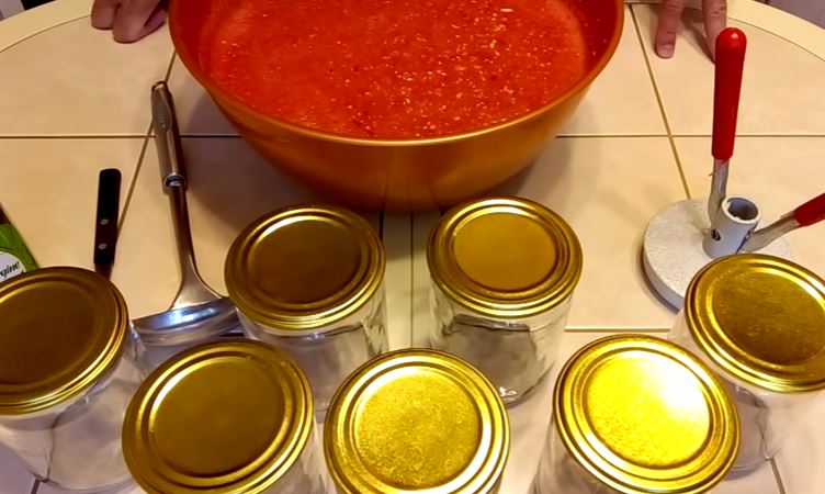 ce50b49e898d5a7c8905d99749dfa4be Гострий соус з помідор без варіння на зиму. 7 класичних рецептів приготування хренодера з хріном