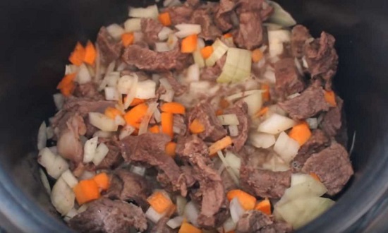  Тушкована картопля з мясом — покрокові рецепти приготування