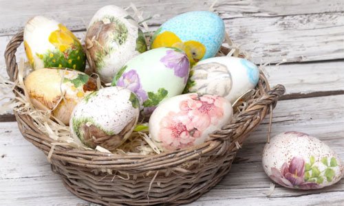 fcb8e23589368ef183d27f011a7400dc Прикрашаємо (фарбуємо) яйця на Великдень. 12 способів фарбування в домашніх умовах