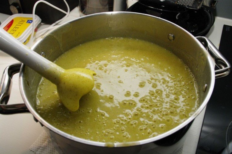 poleznyjj sup pyure iz brokkoli so slivkami: ingredienty i prigotovlenie46 Корисний суп пюре з брокколі з вершками: інгредієнти і приготування