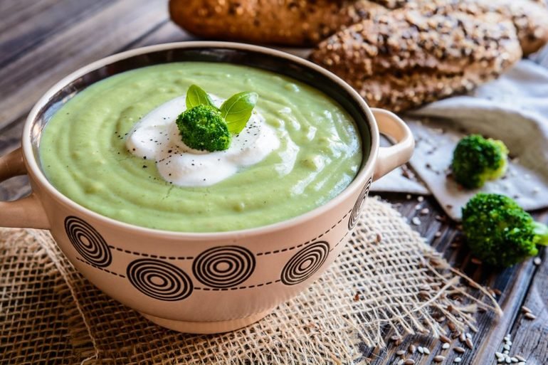 poleznyjj sup pyure iz brokkoli so slivkami: ingredienty i prigotovlenie47 Корисний суп пюре з брокколі з вершками: інгредієнти і приготування