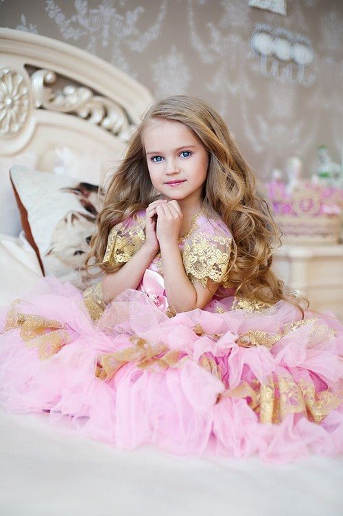 samye krasivye novogodnie platya dlya devochek: foto idei241 Найкрасивіші новорічні сукні для дівчаток: фото ідеї