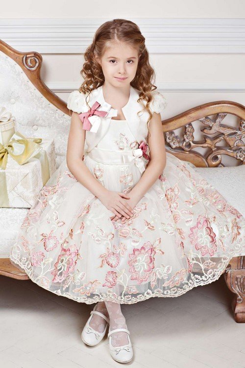 samye krasivye novogodnie platya dlya devochek: foto idei261 Найкрасивіші новорічні сукні для дівчаток: фото ідеї