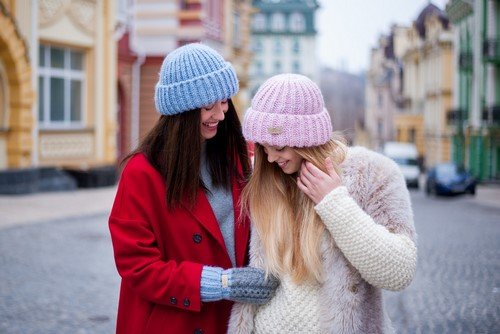 samye krasivye vyazanye shapki: foto idei107 Самі красиві вязані шапки: фото ідеї