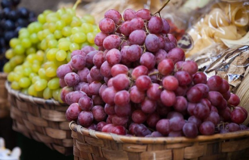 b58c3cf6c1665b3c62da95927574859b Можна їсти виноград при схудненні: користь і шкода, як правильно приймати, калорійність