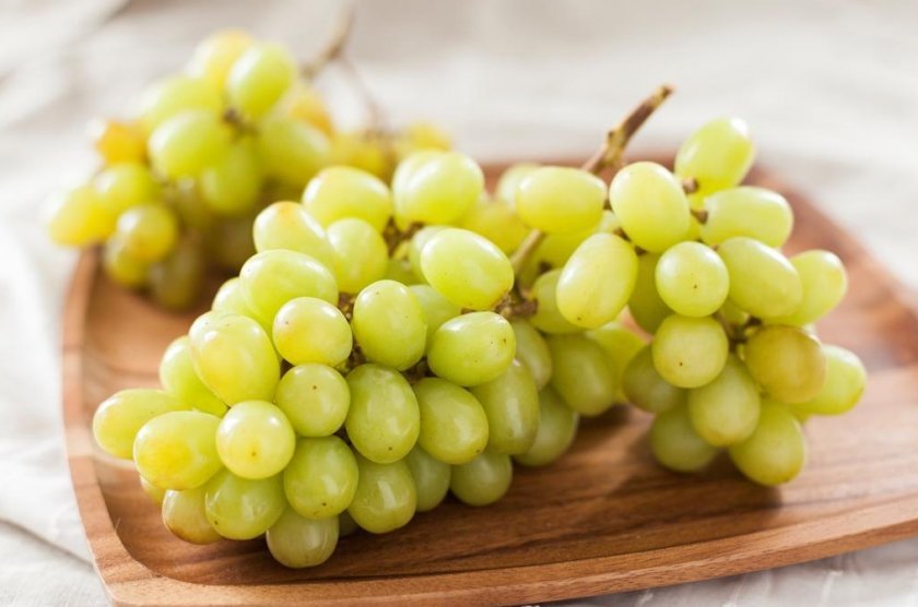 c3888f08d393bd2b74b10e4b7f64860b Білий виноград: користь і шкода для організму жінок і чоловіків, калорійність і харчова цінність