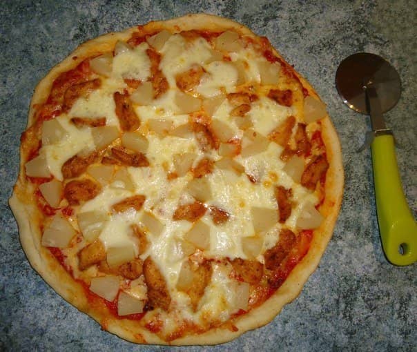 dea47a2033512d308f6055d1f3e5332e Піца з куркою в духовці: різні начинки, ПП піца, рецепти з фото