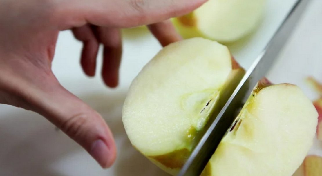 29464eb8ee42f742dce9fe8862e2449e Чи можна заморожувати яблука в морозилці: особливості і способи заморожування яблук на зиму, терміни зберігання