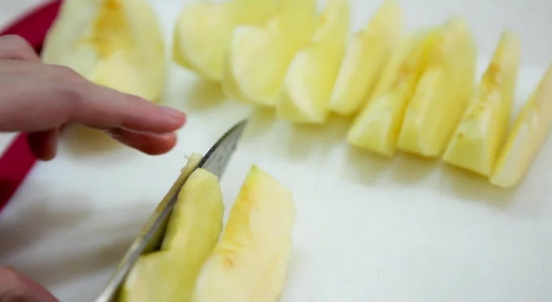 549378ca9e9e0d89f15724c9efb321f4 Чи можна заморожувати яблука в морозилці: особливості і способи заморожування яблук на зиму, терміни зберігання