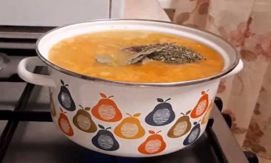 04397652a81c1d014fde73debee3dc29 Як зварити суп з свіжомороженої скумбрії — 5 рецептів рибного супу