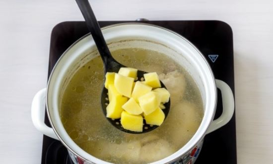  Як зварити сирний суп смачно — рецепти з плавленим сиром і куркою