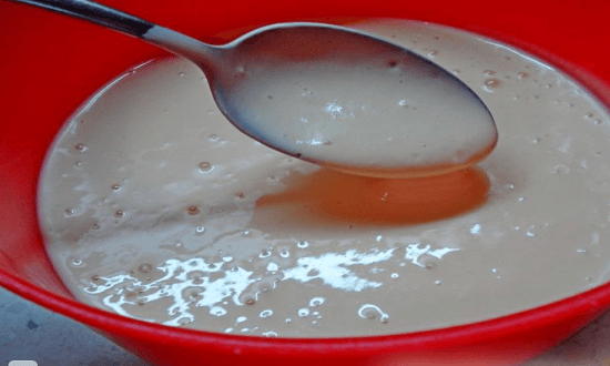  Тонкі з дірочками заварні млинці — рецепти на молоці, воді, кефірі