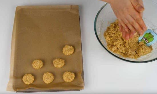 6d122ecc96fd3812a22cb7abb25bb954 Вівсяне печиво — 6 рецептів приготування з вівсяних пластівців в домашніх умовах
