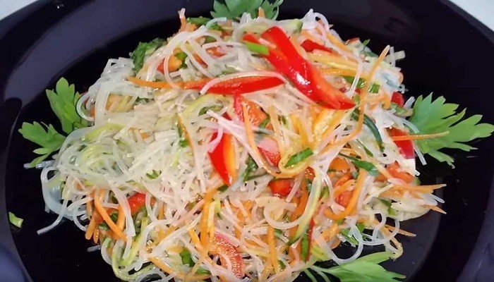 7f75613d6a0590c7ae04c0eb31b08520 Рецепт салату з фунчози з овочами — готуємо дуже смачно в домашніх умовах