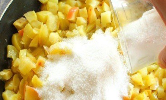 96d6b578af4e4e4a513f45e56942a2e1 Рецепти пиріжків з яблуками в духовці — готуємо смачну випічку