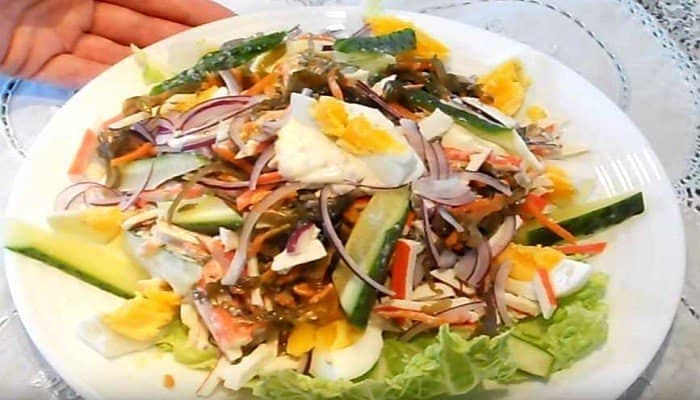 bd71a6024763b1dc2b8764031797021c Дуже смачний салат з морської капусти в домашніх умовах — 8 рецептів приготування