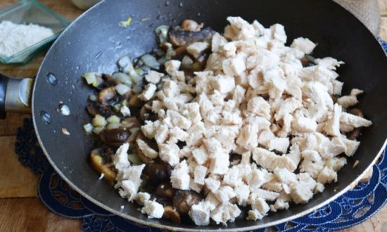  Начинка для млинців, прості і смачні рецепти на святковий стіл