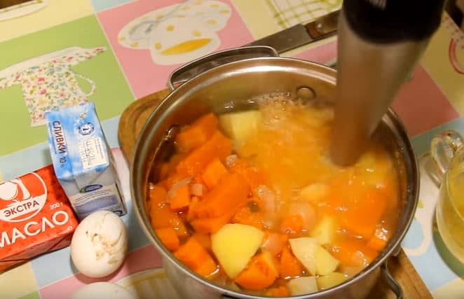 c848068869648a97bb7e453790f8a398 Суп пюре з гарбуза — швидкі і смачні рецепти приготування гарбузового супу