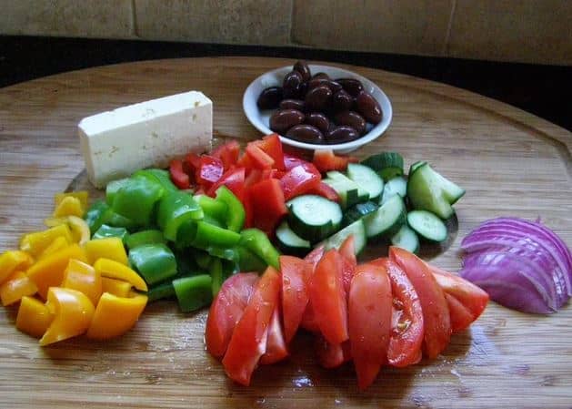 cb5c9027c41110db7e8979f9cad288ad Грецький салат — 6 класичних рецептів приготування в домашніх умовах