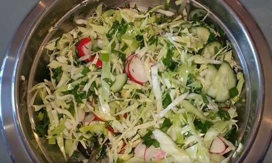 005aa16e55770b87c9c73a8a73e82833 Як швидко приготувати весняний салат зі свіжої капусти з редисом
