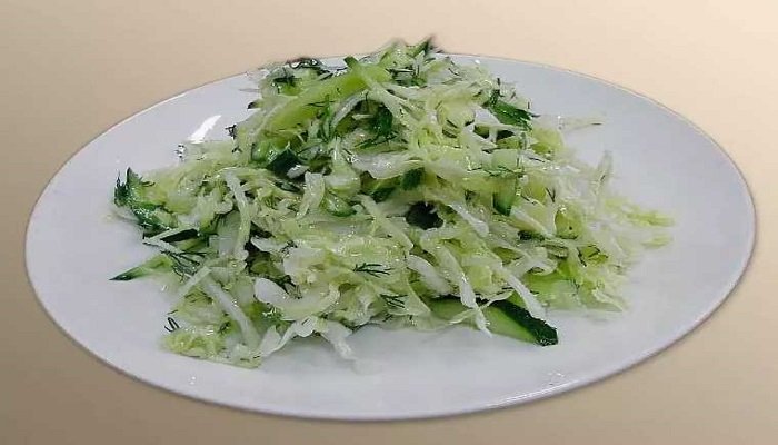 1a3db9a5d452722d3679b24ca7784c44 Рецепт приготування дуже смачного весняного салат з капустою та огірками