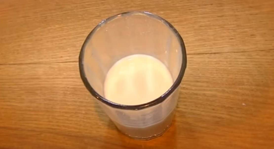 414d54d3c6d93290d54f8eb390add0a6 Молоко з цибулею від кашлю: як допомагає, рецепти, особливості використання