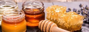 7a613fe9adc4f1bf80e453fff9500e4f Хвойний мед: корисні і шкідливі властивості, використання меду — лікування, косметика