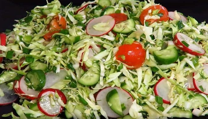 94248db80b95a7795b4e91863fd99e5b Рецепт приготування дуже смачного весняного салат з капустою та огірками