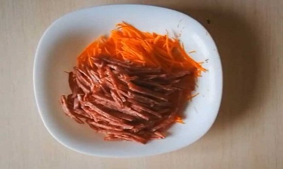 a82f266cbbcb3ae94cf409084df445b7 Весняний салат з капусти і моркви — швидкі і смачні рецепти приготування