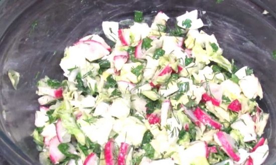 b4725ef1e364685e5ce3f4abeed1ea75 Як швидко приготувати весняний салат зі свіжої капусти з редисом
