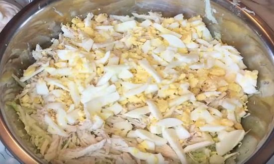 c5684ae859e0dda899bb075a2f18c7d7 Готуємо салат з капусти з курячою грудкою — прості рецепти смачного салату