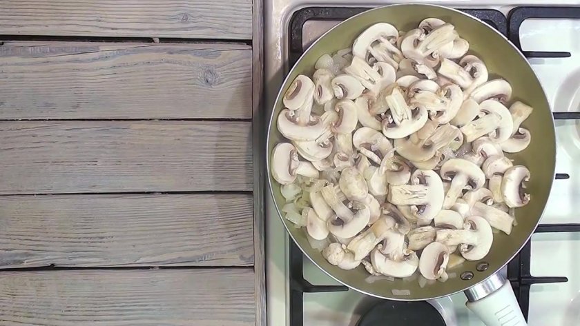 455ef33e89788dcd58bebb332e36869c Свинина з грибами і сиром в духовці: найсмачніші рецепти, способи приготування з фото