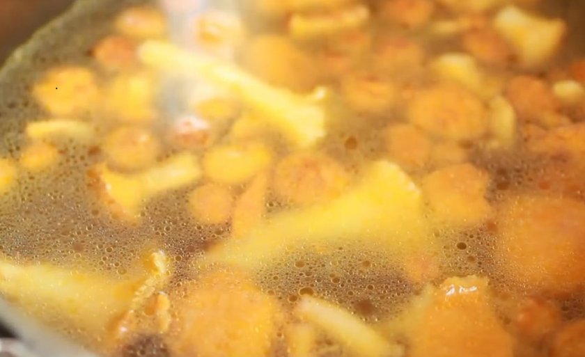 4c1b9fca482901aca24d7586c82ff383 Суп зі свіжими лисичками: рецепт, як правильно варити грибний суп, простий і швидкий покроковий рецепт з фото
