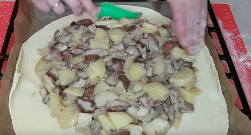 5e4f58dd49d9dfdd172ab939fb0c9c42 Пиріг з грибами і картоплею: рецепт з листкового тіста, з дріжджового тіста