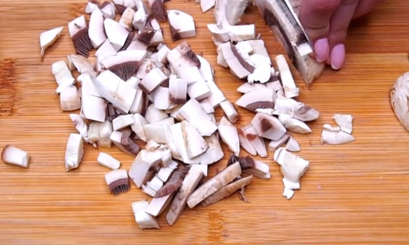 6a106bdef8aafdb63a81a3b574401afd Фаршировані курячі ніжки з грибами: з сиром, в духовці, без кістки, рецепт з фото