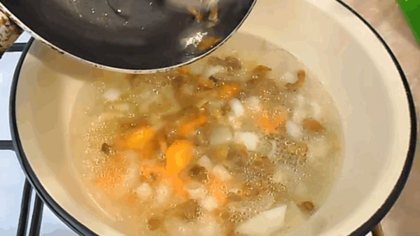 85e721cc2f534758bd64c4cc0461bed1 Як зварити грибний суп із заморожених опеньків, найсмачніший рецепт, фото