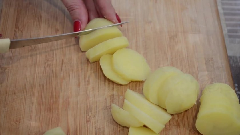 860c519c77eee99187d10cd504fd025a Картопля з грибами і сиром, запечена в духовці: прості покрокові рецепти з фото