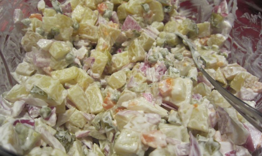 a043084468e26867266138eea58af4ed Салат з солоними груздями: рецепти приготування з картоплею і огірком, з куркою, салати «Росолье» і «Вогник»