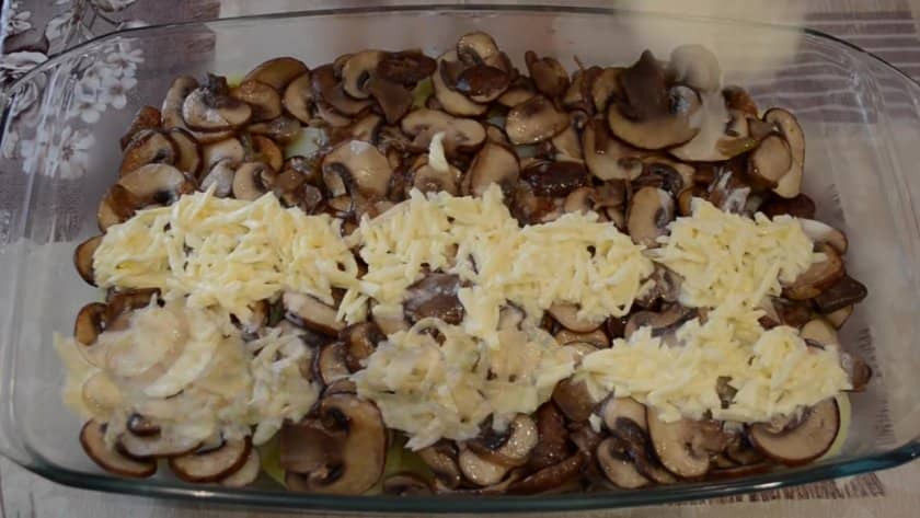 aaf1604b934e6a04a9055b26e846cf94 Картопля з грибами і сиром, запечена в духовці: прості покрокові рецепти з фото