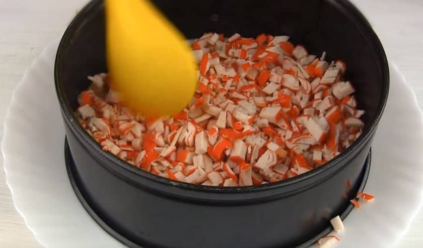 b72e15da5203ff0eb394b37b0a07064c Грибний салат з крабовими паличками і сиром: як приготувати рецепт з морквою і кукурудзою