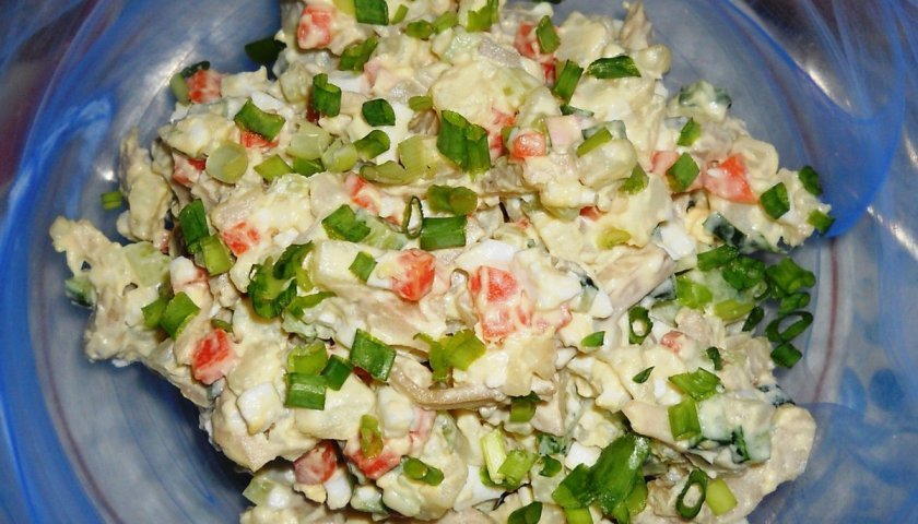 d15fe4d50c7ede6d42efa38cd1b3ef13 Салат з солоними груздями: рецепти приготування з картоплею і огірком, з куркою, салати «Росолье» і «Вогник»