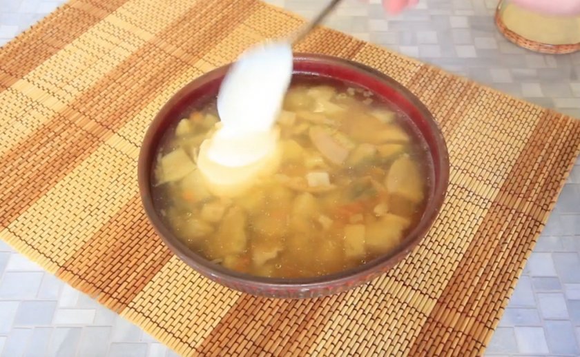 d6efa4c5d25573b6c28f2808e6779503 Як варити суп із свіжих білих грибів, класичний простий покроковий рецепт з фото