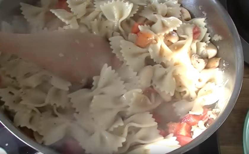 ebd43cebfaf3809cea5bd28aaa866c5e Паста з білими грибами: спагеті у вершковому соусі, макарони з сушеними грибами — покроковий італійський рецепт з фото