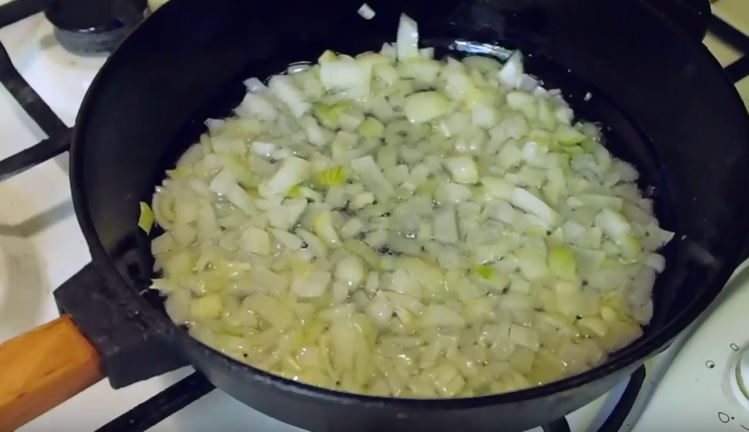 18254bb0dc5a175db19a7c98e16dde1d Картопля з фаршем в духовці — прості і смачні рецепти запеченої картоплі