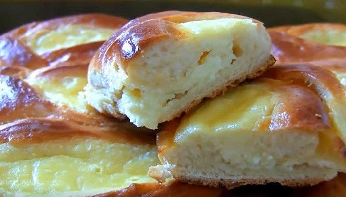 1baa5a812f9ecb518e42292f526039aa Смачні пиріжки з сиром з дріжджового тіста в духовці — прості рецепти випічки