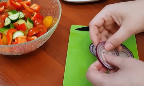 1d3fd30ddfecd97fded0fb166d5f54da Грецький салат з пекінською капустою, сиром фета і оливками — 10 домашніх рецептів