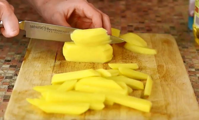 20f6f6bb0af4fc3c3c391b69a63d17e1 Картопля фрі в домашніх умовах — найсмачніші рецепти приготування