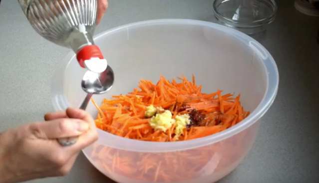 229e5bf1f10673506e1e2e3b3db32981 Морква по корейськи в домашніх умовах — 5 дуже смачних рецептів морковчи